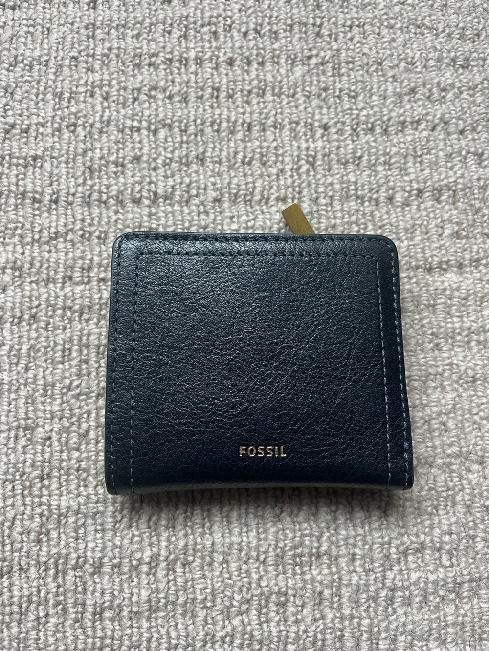 FOSSIL navy blue leather wallet